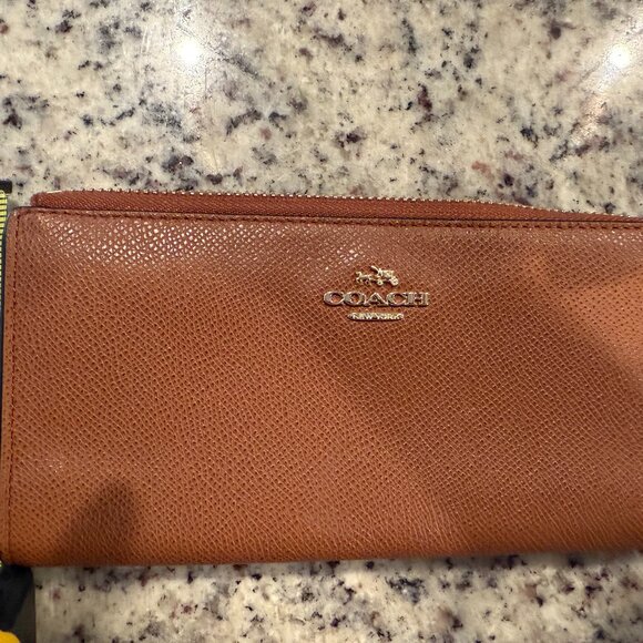 Coach Zip-around Brown Leather Wallet - New - Picture 1 of 5